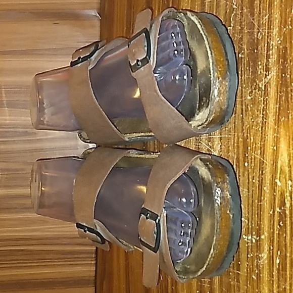 Birkenstock 9 to 9.5 sandals - Picture 2 of 8